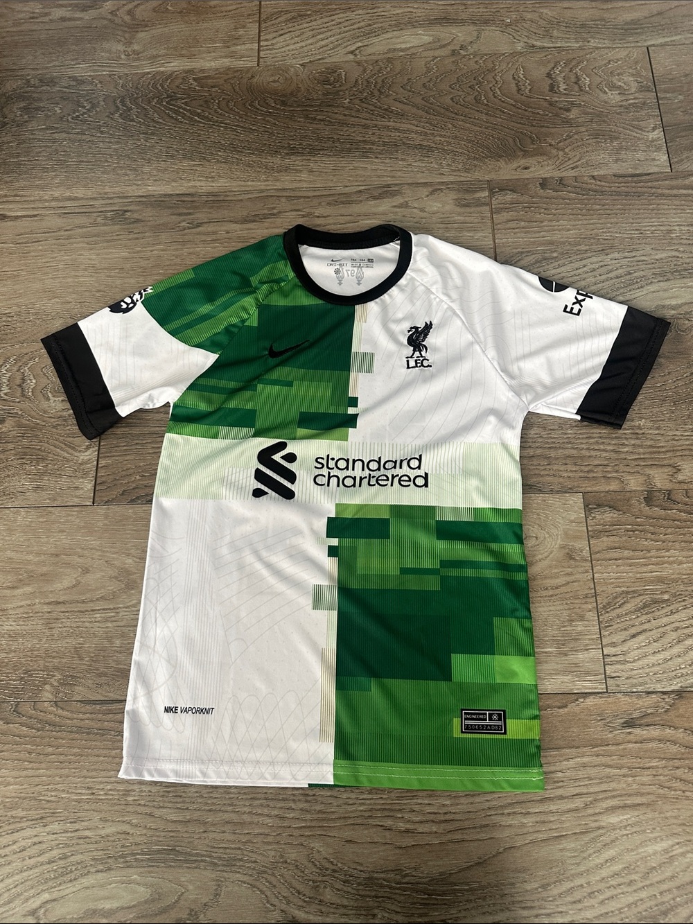 Liverpool Mohamed Salah #11 Nike kids jersey